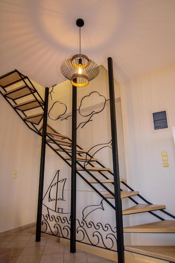 The Island House - Family Size Apt - Overlooking The Aegean - 3 Steps From The Beach Mókhlos Exterior foto