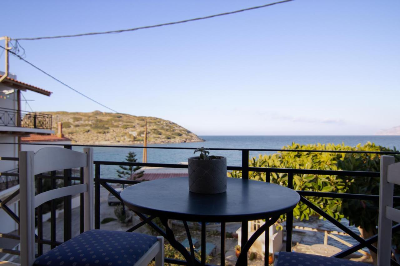 The Island House - Family Size Apt - Overlooking The Aegean - 3 Steps From The Beach Mókhlos Exterior foto