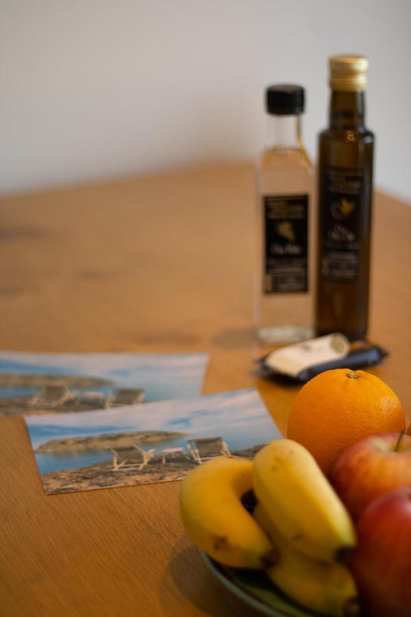 The Island House - Family Size Apt - Overlooking The Aegean - 3 Steps From The Beach Mókhlos Exterior foto