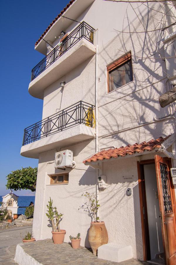 The Island House - Family Size Apt - Overlooking The Aegean - 3 Steps From The Beach Mókhlos Exterior foto
